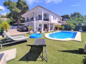 PLANTA SUPERIOR EN VILLA CON PISCINA Albert Villas